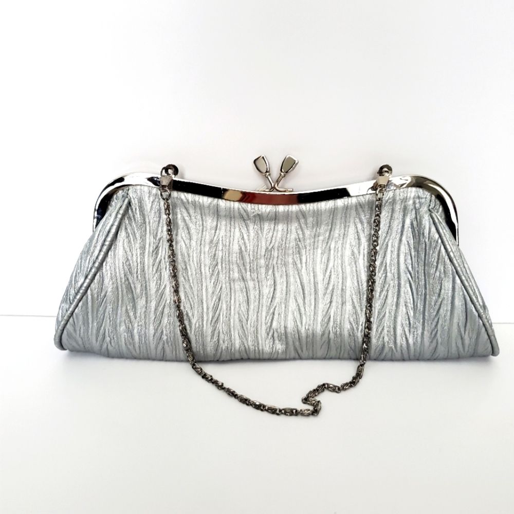 Vintage Silver Evening Clutch Purse Bag Crushed Pleats Silver Chain Strap Party